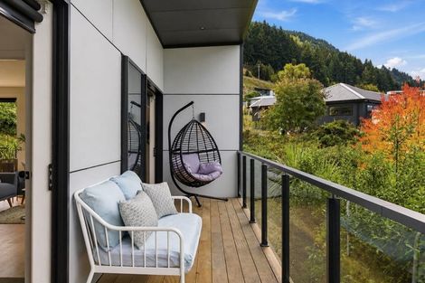 Photo of property in 5c Aspen Grove, Fernhill, Queenstown, 9300