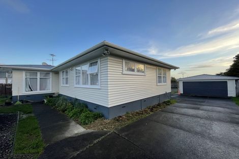 Photo of property in 496 Don Buck Road, Massey, Auckland, 0614