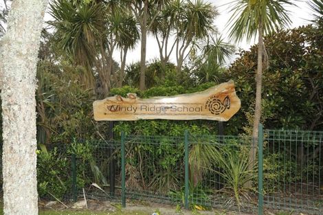 Photo of property in 150a Glenfield Road, Birkenhead, Auckland, 0626