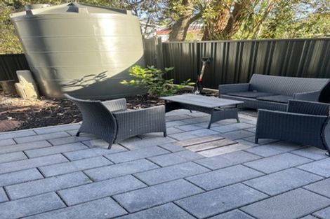 Photo of property in 2d/4 Sunnynook Road, Sunnynook, Auckland, 0620