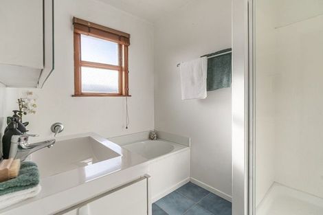 Photo of property in 115 Stanley Road, Glenfield, Auckland, 0629