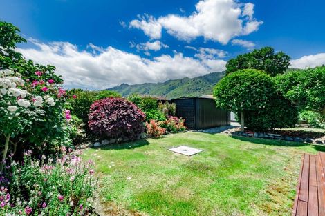 Photo of property in 11b Graham Grove, Waikanae, 5036