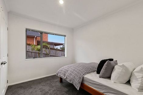 Photo of property in 12 Gordon Stanley Drive, Massey, Auckland, 0614