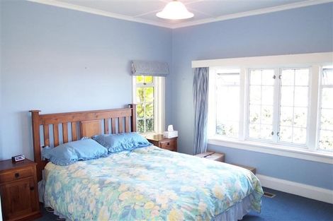 Photo of property in 1 Ranui Crescent, Khandallah, Wellington, 6035