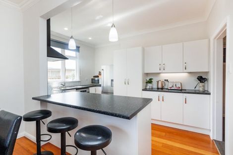 Photo of property in 13 Featherston Street, Takaro, Palmerston North, 4412