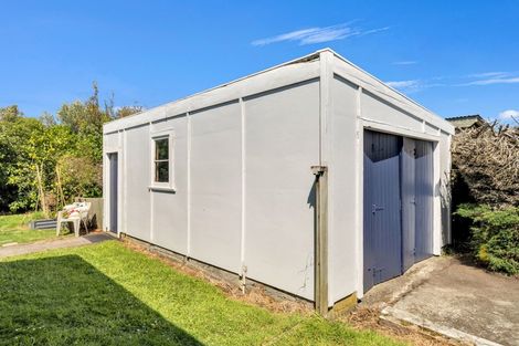 Photo of property in 13 Ross Street, Marton, 4710
