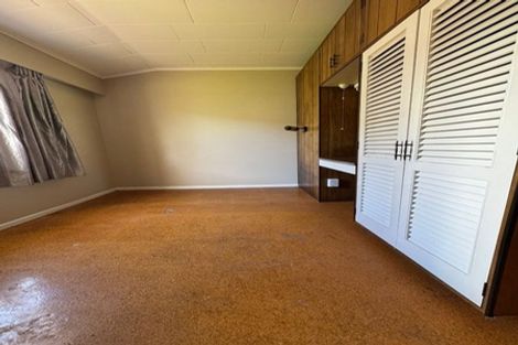 Photo of property in 25 Ellesmere Crescent, Pakuranga Heights, Auckland, 2010