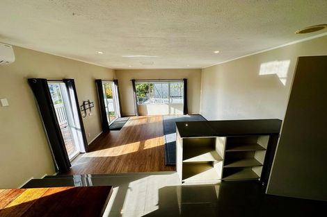 Photo of property in 92 Thurleigh Grove, Karori, Wellington, 6012