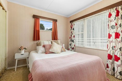 Photo of property in 6 Ernest Street, Ranui, Porirua, 5024