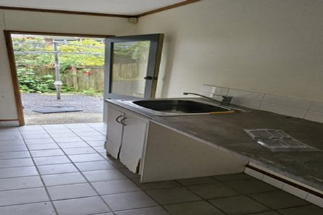 Photo of property in 30 Penning Road, Castor Bay, Auckland, 0620