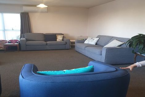 Photo of property in 1/8 Pupuke Road, Hillcrest, Auckland, 0627