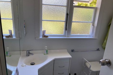 Photo of property in 7 Bassett Road, Johnsonville, Wellington, 6037