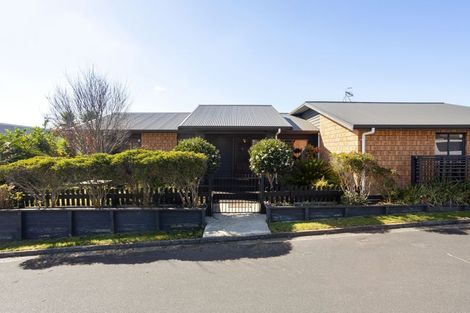 Photo of property in 5 Ruske Place, Grandview Heights, Hamilton, 3200