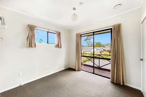 Photo of property in 23 Flaunty Place, West Harbour, Auckland, 0618