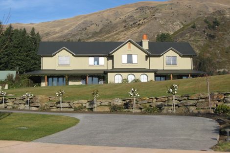 Photo of property in 5 Foxglove Heights, Wanaka, 9305