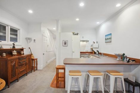 Photo of property in 1/14 Beach Road, Northcote Point, Auckland, 0627