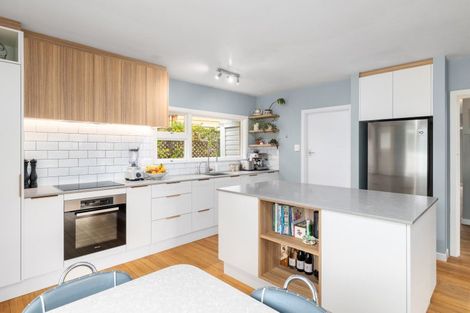 Photo of property in 27 Whero Avenue, Diamond Harbour,  8971