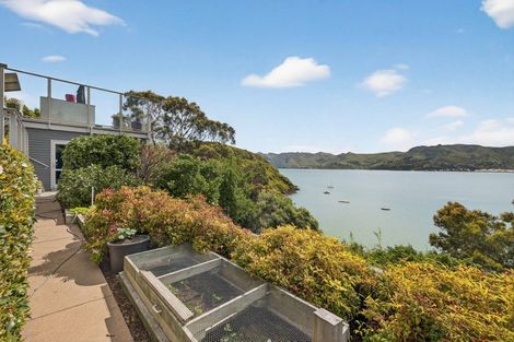 Photo of property in 303 Marine Drive, Charteris Bay, Lyttelton, 8971