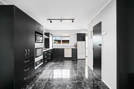 Photo of property in 113 Avalon Drive, Nawton, Hamilton, 3200
