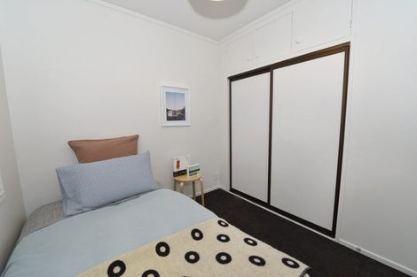 Photo of property in 11 Taupata Street, Redcliffs, Christchurch, 8081