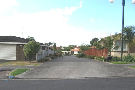 Photo of property in 8 Cesari Place, West Harbour, Auckland, 0618
