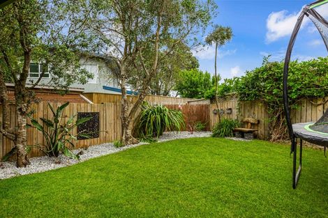 Photo of property in 41 Colwill Road, Massey, Auckland, 0614