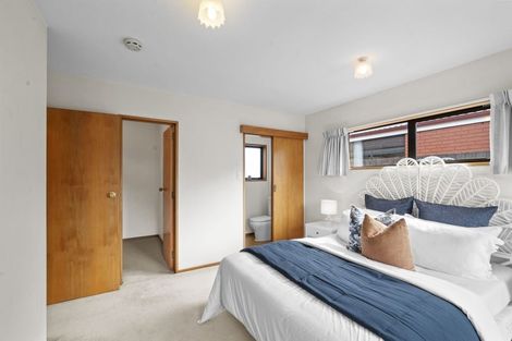 Photo of property in 2/8 Cricklewood Place, Avonhead, Christchurch, 8042