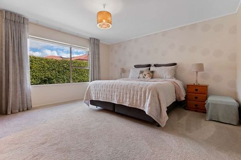 Photo of property in 10 Barraud Place, Pukehangi, Rotorua, 3015