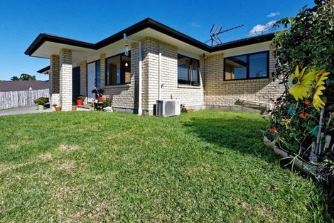 Photo of property in 9 Exotic Place, Massey, Auckland, 0614