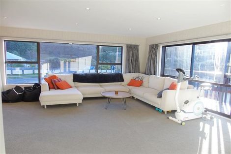 Photo of property in 25 Longitude Place, Whitby, Porirua, 5024