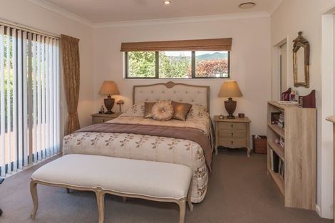 Photo of property in 32 Pohutukawa Drive, Levin, 5571
