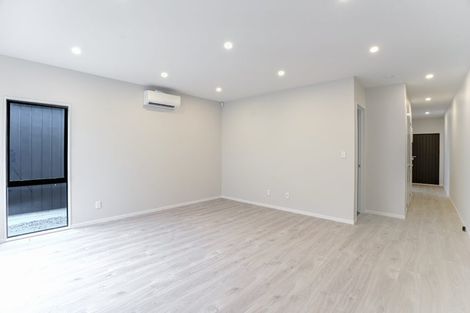 Photo of property in 15 Horokaka Street, Massey, Auckland, 0614