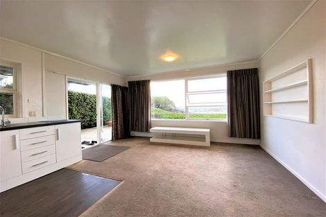 Photo of property in 2/23 Seaview Road, Glenfield, Auckland, 0629