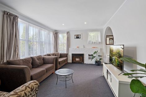 Photo of property in 15 Renata Crescent, Te Atatu Peninsula, Auckland, 0610