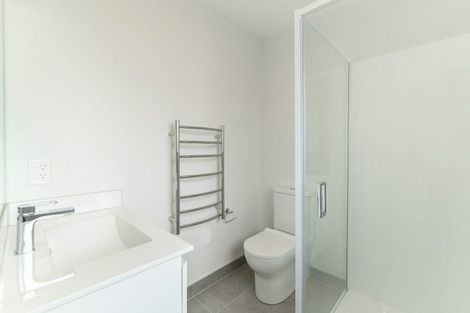 Photo of property in 5/1 Fruitvale Road, New Lynn, Auckland, 0600