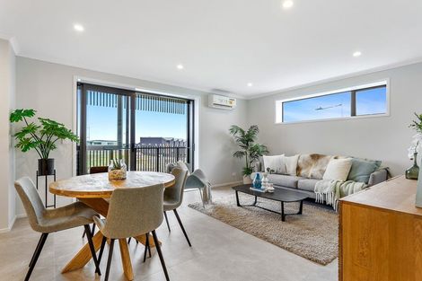 Photo of property in 3/2 Te Rito Road, Hobsonville, Auckland, 0616