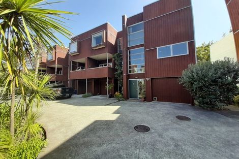 Photo of property in 76g Edmonton Road, Henderson, Auckland, 0612
