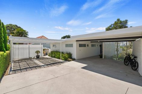 Photo of property in 24 Bridge View Road, Birkenhead, Auckland, 0626