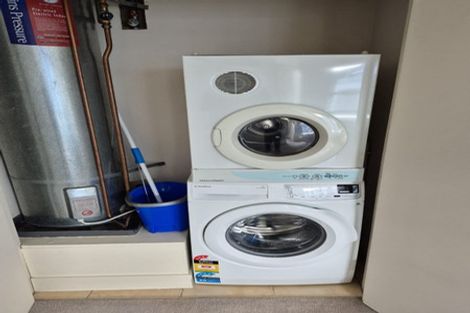 Photo of property in Stadium Garden Flats, 309/107 Thorndon Quay, Pipitea, Wellington, 6011