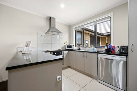 Photo of property in 202 Old Farm Road, Hamilton East, Hamilton, 3216