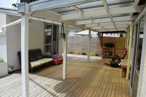 Photo of property in 68 Kohekohe Street, New Lynn, Auckland, 0600