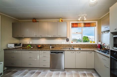 Photo of property in 14 Iredale Road, Hawera, 4610