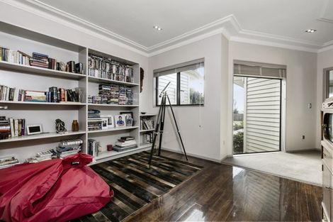 Photo of property in 35 Holdens Road, Henderson, Auckland, 0612