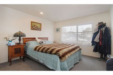 Photo of property in 23a Kervil Avenue, Te Atatu Peninsula, Auckland, 0610