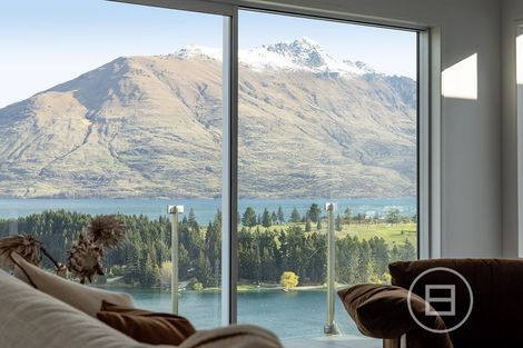 Photo of property in 16 Peregrine Place, Queenstown, 9300