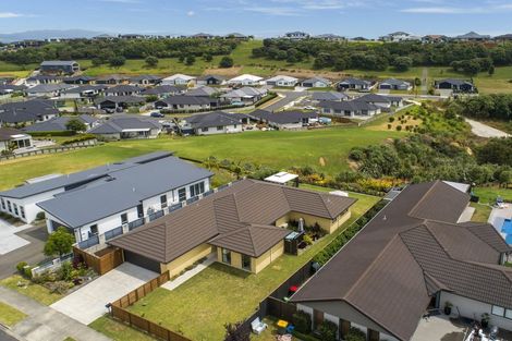 Photo of property in 47 Lynley Park Drive, Omokoroa, 3114