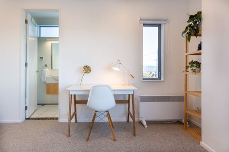 Photo of property in 394 The Esplanade, Island Bay, Wellington, 6023