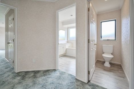 Photo of property in 17 Amanda Place, Mayfair, Hastings, 4122