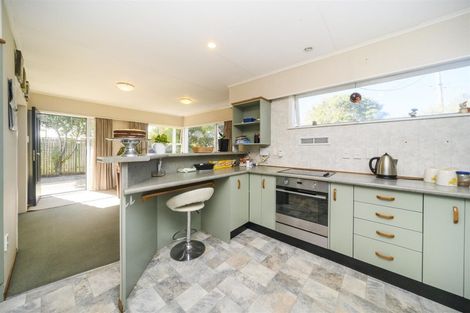 Photo of property in 16 Maunder Street, Marton, 4710