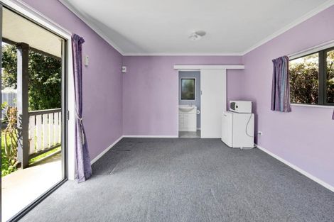 Photo of property in 10 Iredale Road, Hawera, 4610